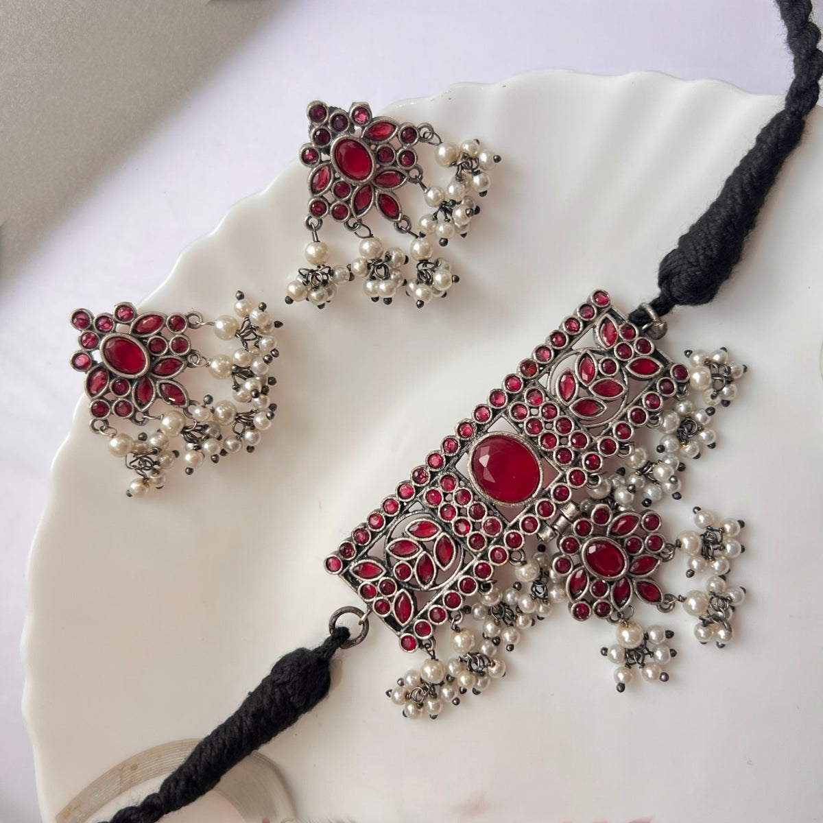 SHARMI SILVER LOOK ALIKE RAW AND RUSTIC SEMI HANDMADE STATEMENT CHOKER  WITH EARRINGS CH98