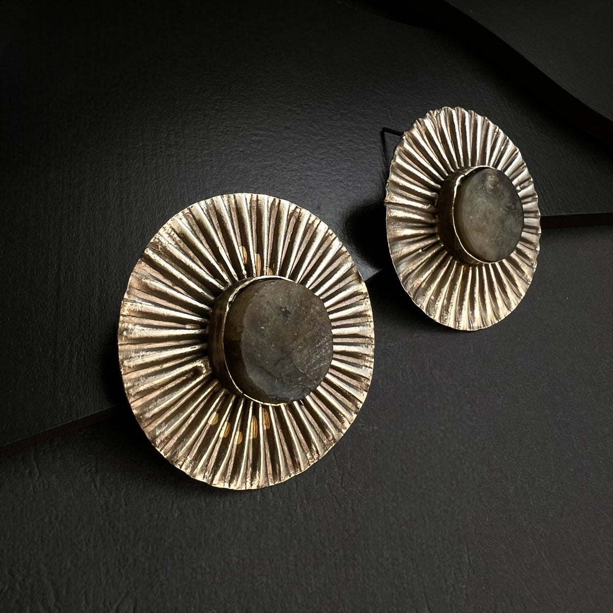 TRIBALA RAW STONE ANTIQUE FINISH HANDMADE STUDS ER199