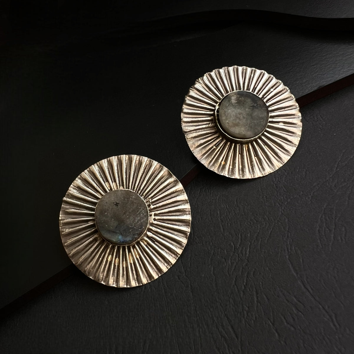 TRIBALA RAW STONE ANTIQUE FINISH HANDMADE STUDS ER199