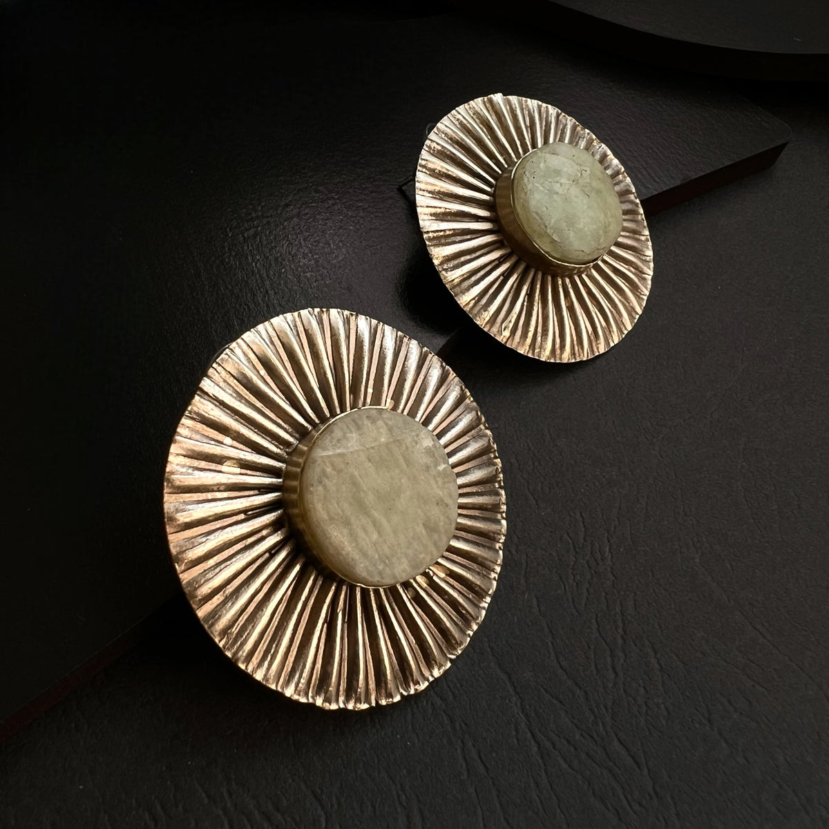 TRIBALA RAW STONE ANTIQUE FINISH HANDMADE STUDS ER199