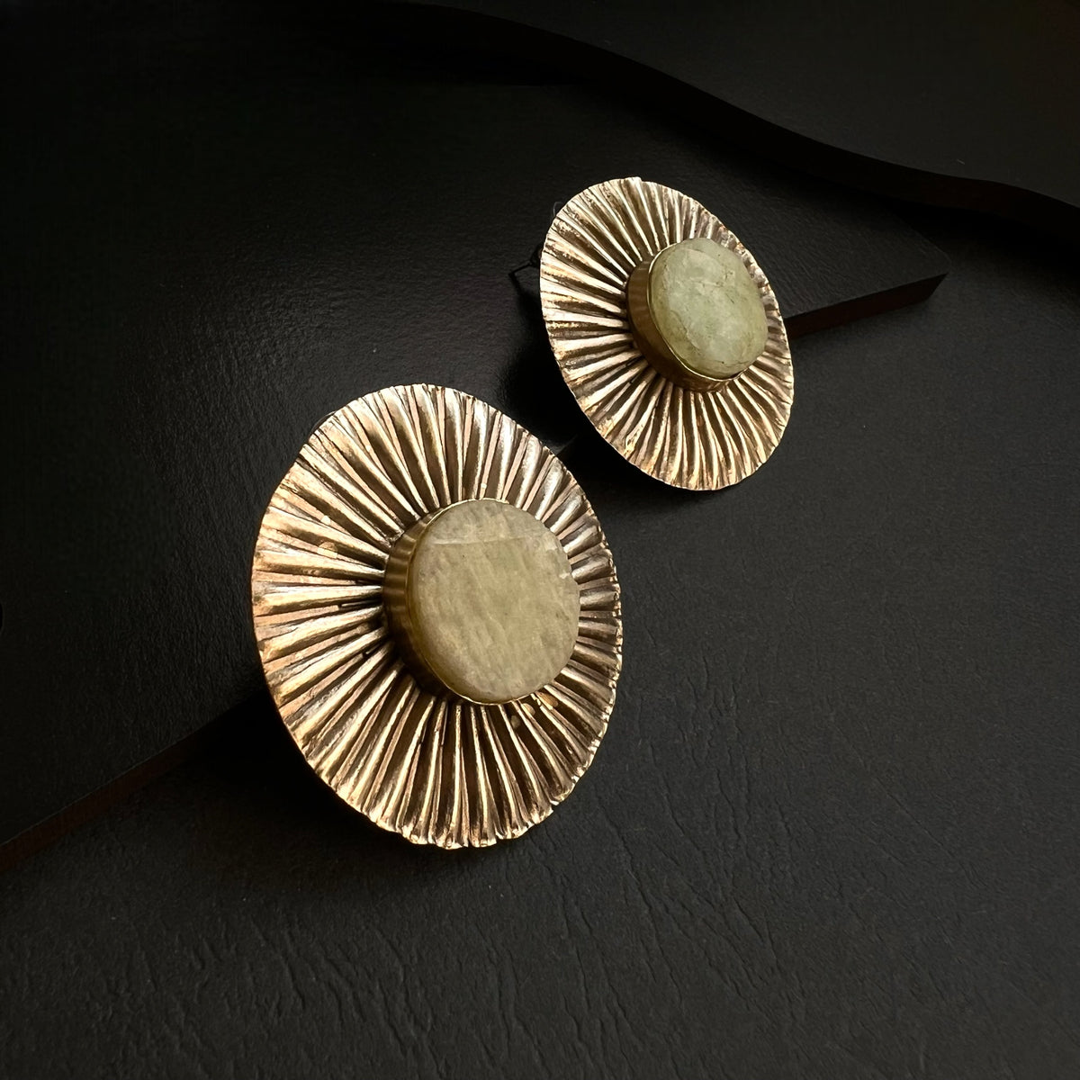 TRIBALA RAW STONE ANTIQUE FINISH HANDMADE STUDS ER199