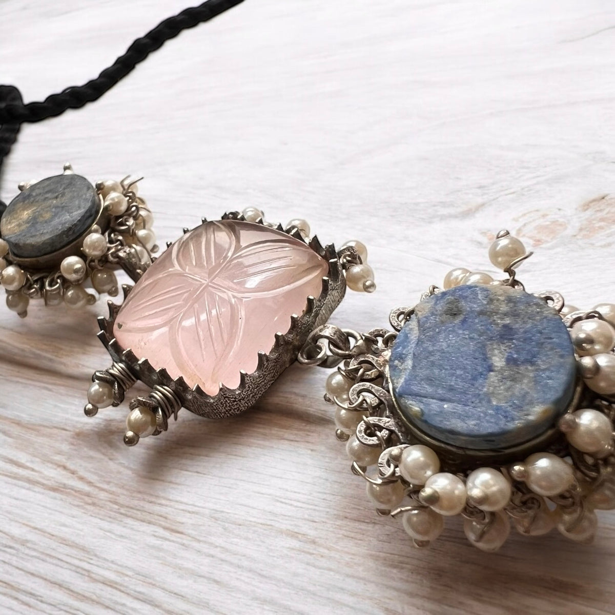 VIJILA BIJOUX PREMIUM AND EXCLUSIVE SEMI HANDMADE CHOKER WITH EARRINGS CH118