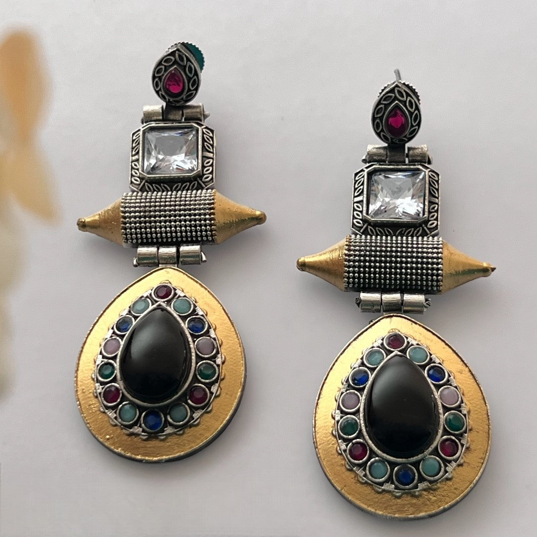 KATE SILVER LOOK ALIKE DUAL TONE SEMI-HANDMADE VICTORIAN EARRING ER225