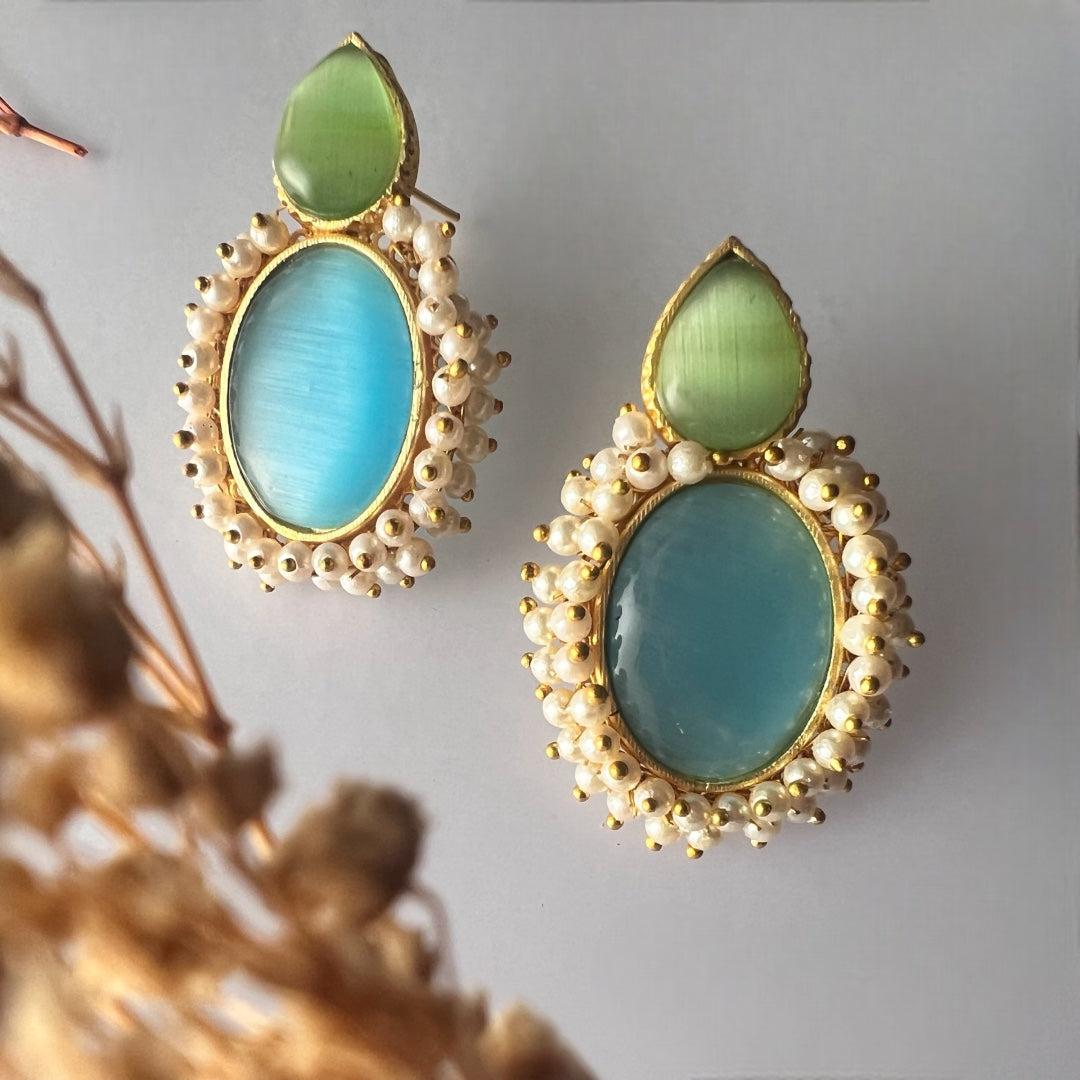 YAMINI GOLD-TONED MONALISA STUDS ER581