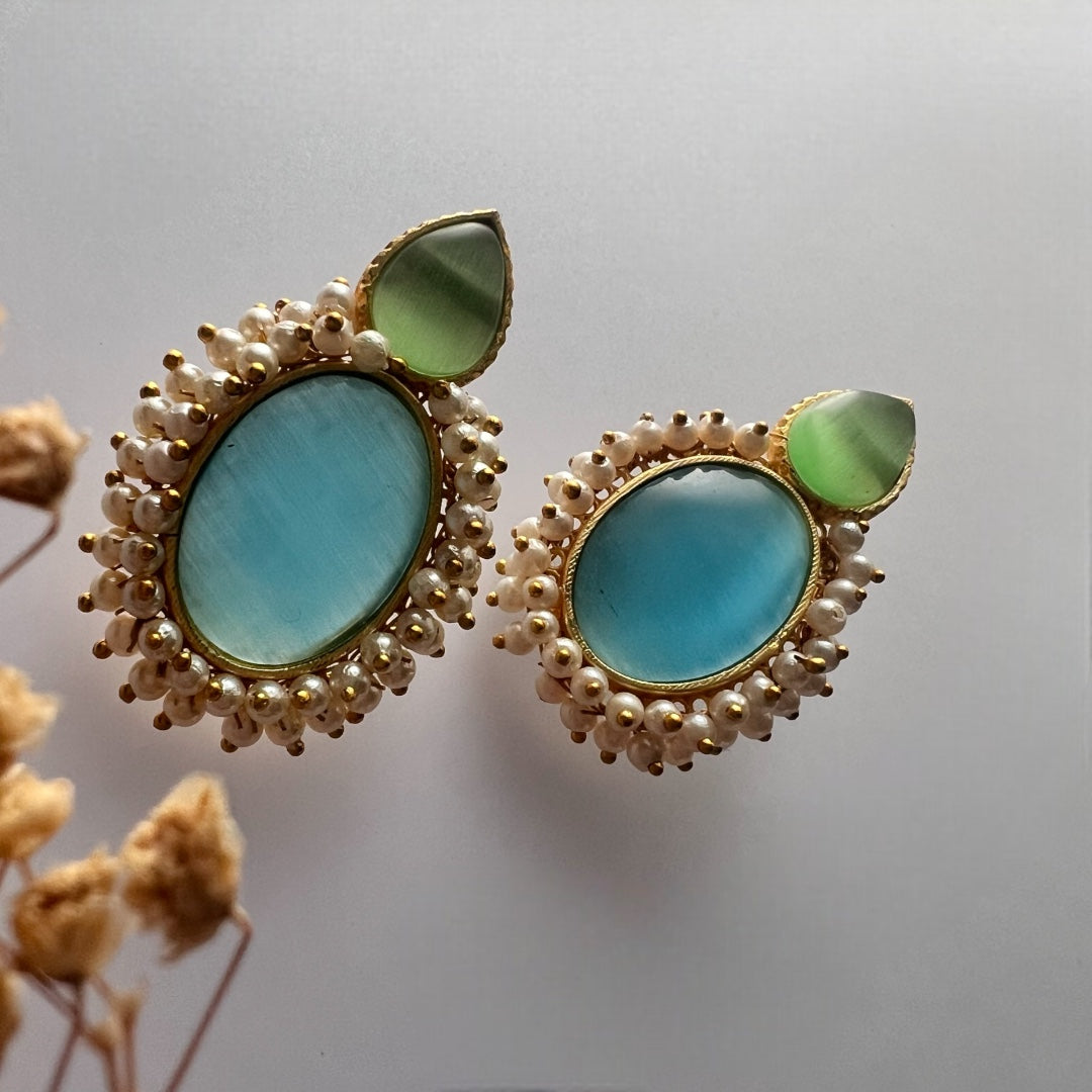 YAMINI GOLD-TONED MONALISA STUDS ER581