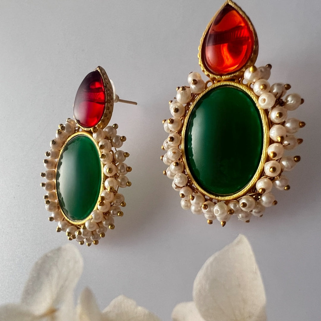 YAMINI GOLD-TONED MONALISA STUDS ER581