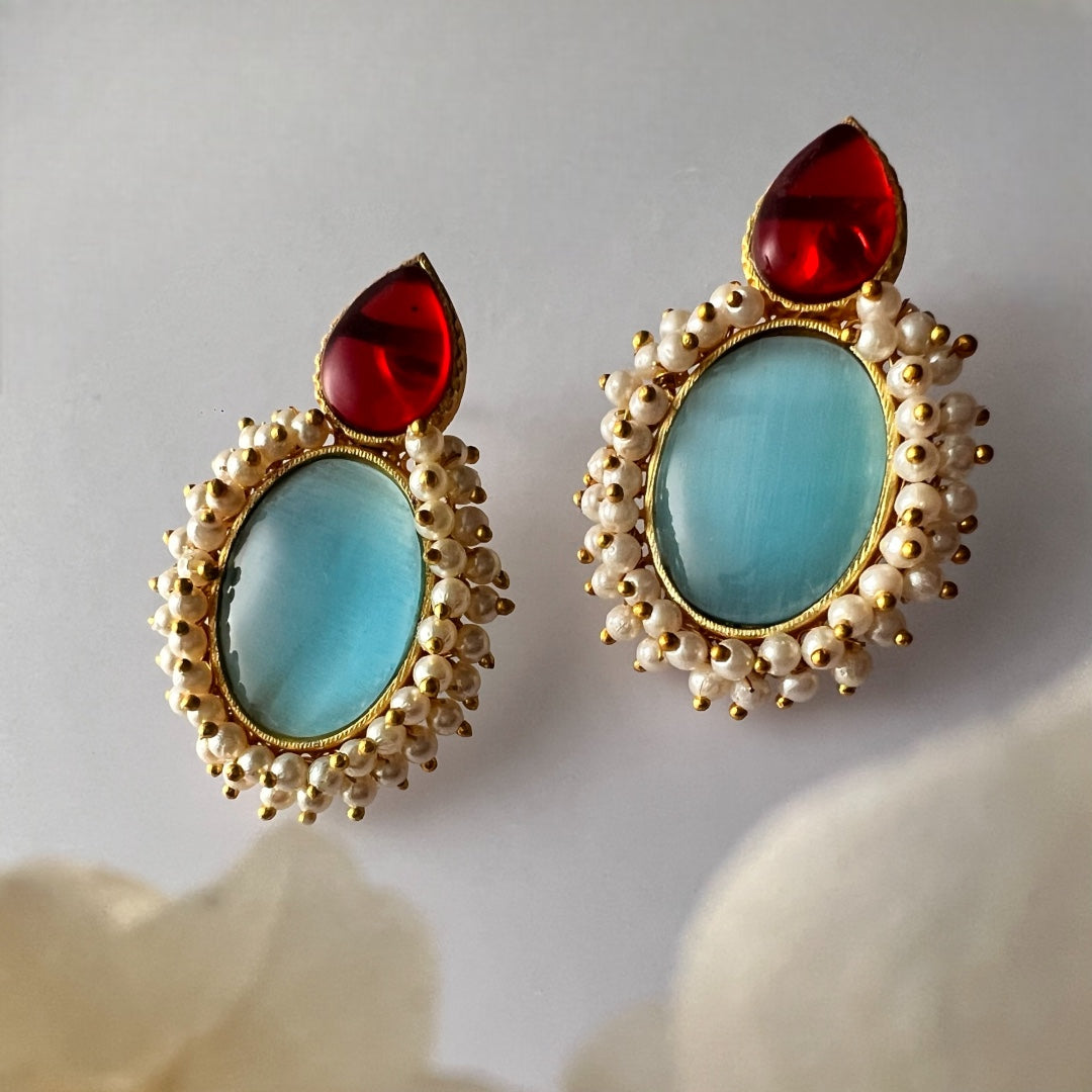 YAMINI GOLD-TONED MONALISA STUDS ER581