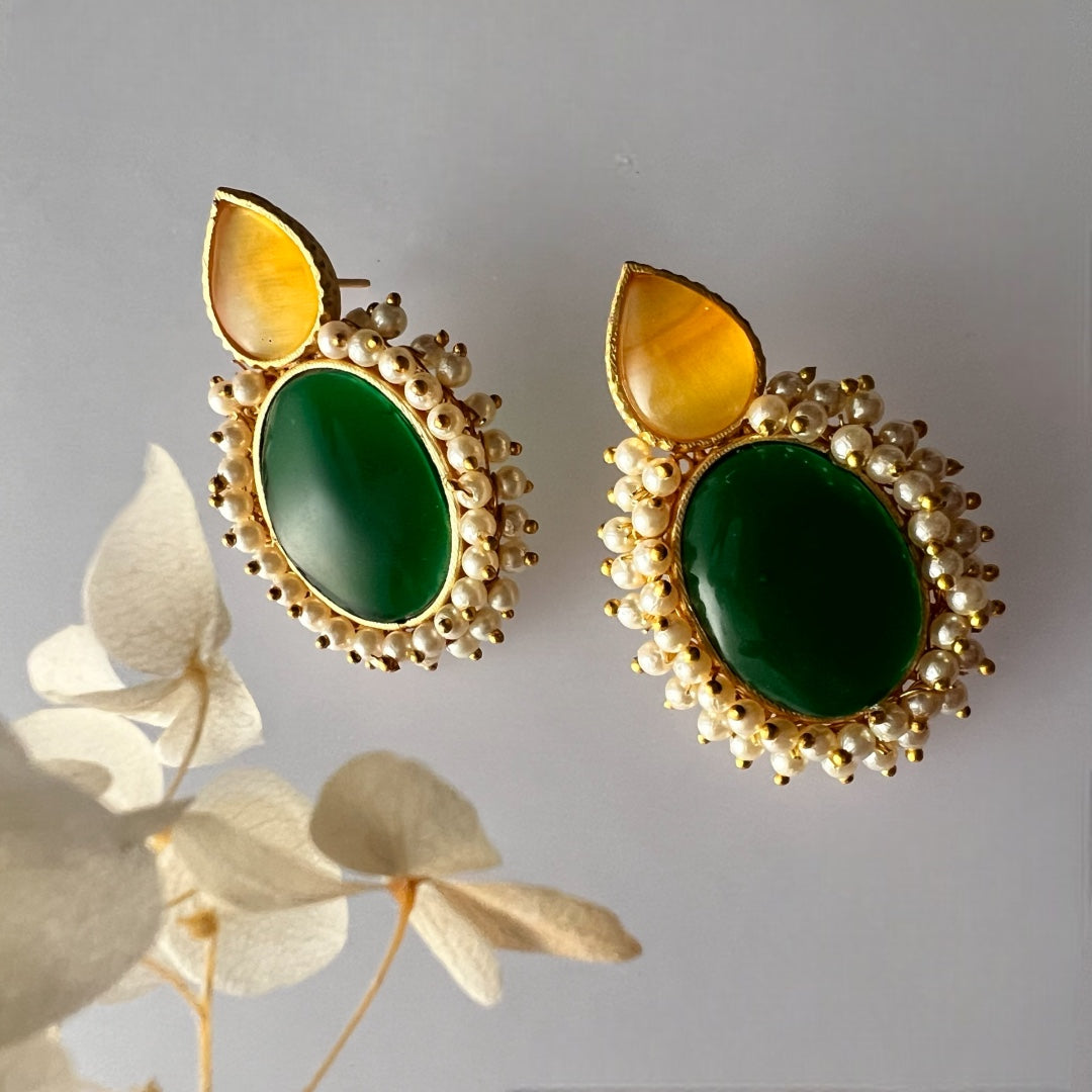 YAMINI GOLD-TONED MONALISA STUDS ER581