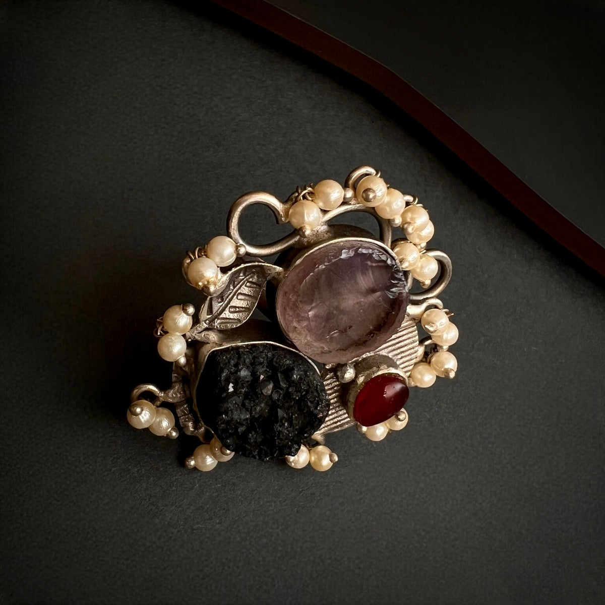 HARIKA SILVER LOOK ALIKE FINGER RING R5