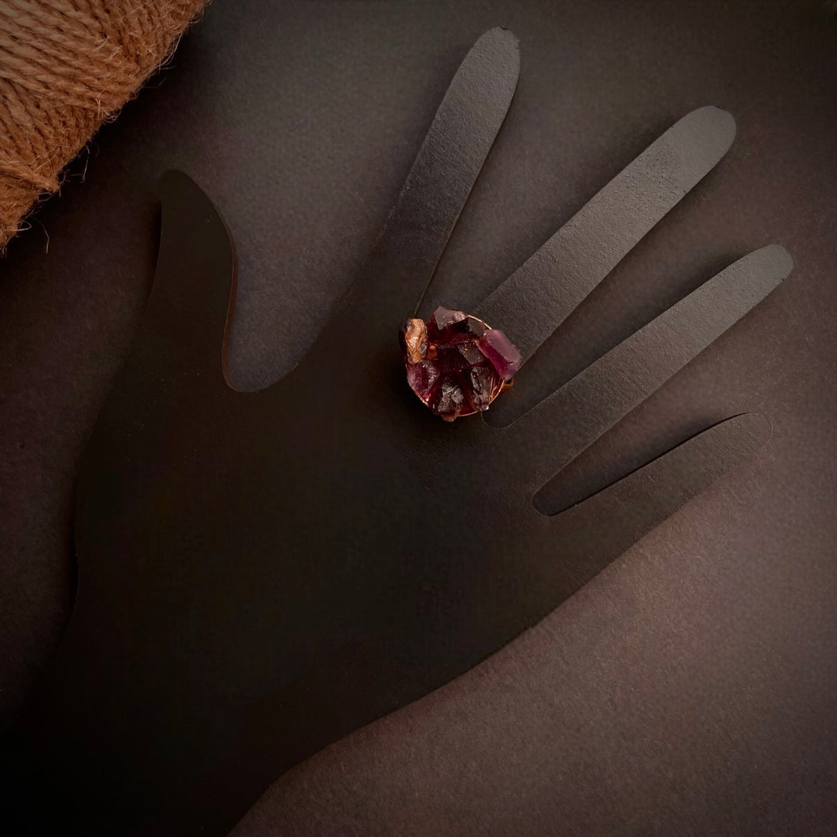 CHIPA CHIP RAW STONE SILVER LOOK ALIKE GOLD TONED RING R9