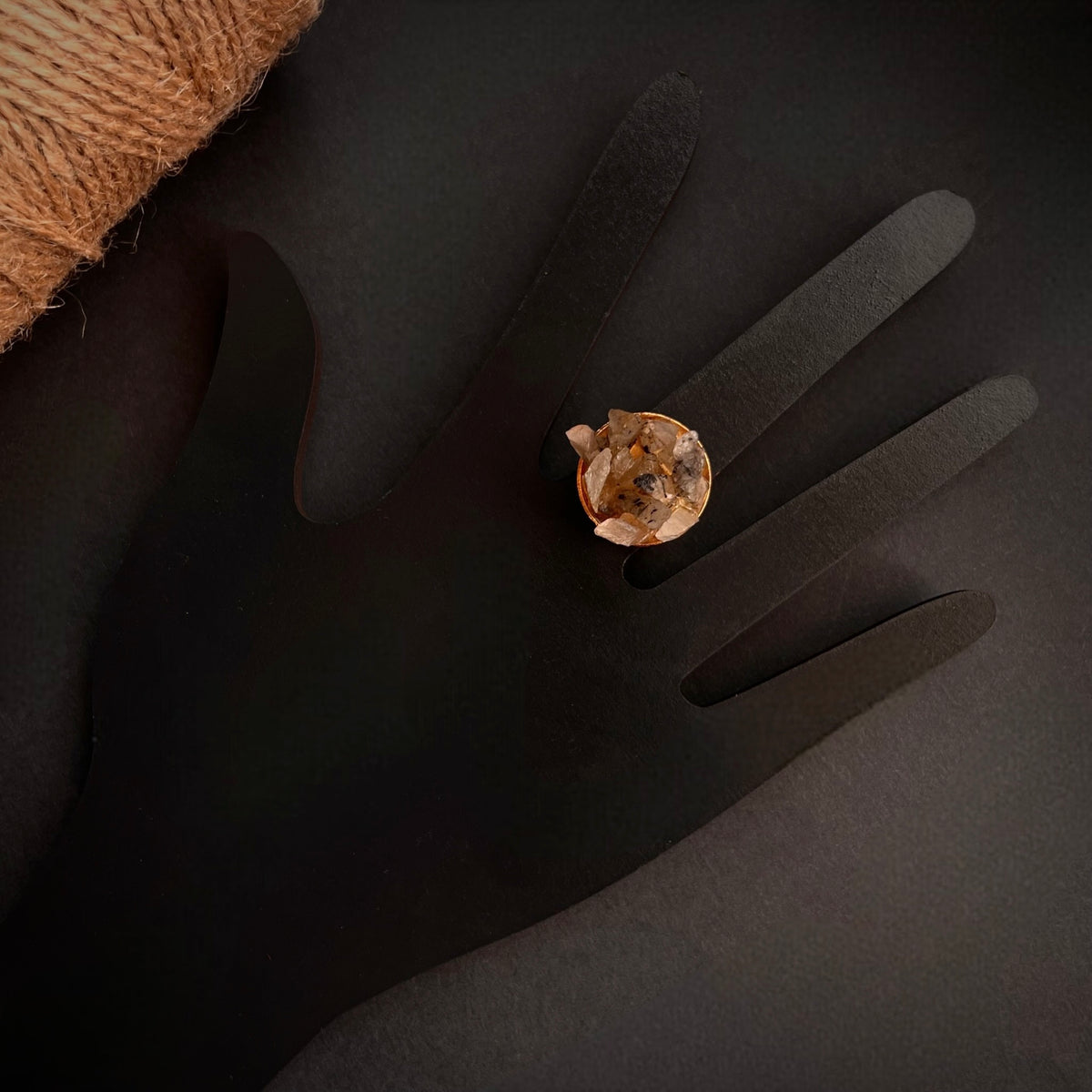 CHIPA CHIP RAW STONE SILVER LOOK ALIKE GOLD TONED RING R9