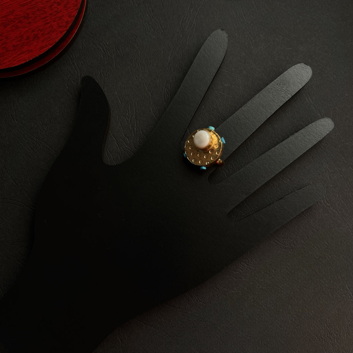 LOVE CIRCLE GOLD TONED PREMIUM HANDMADE PERAL RING R12