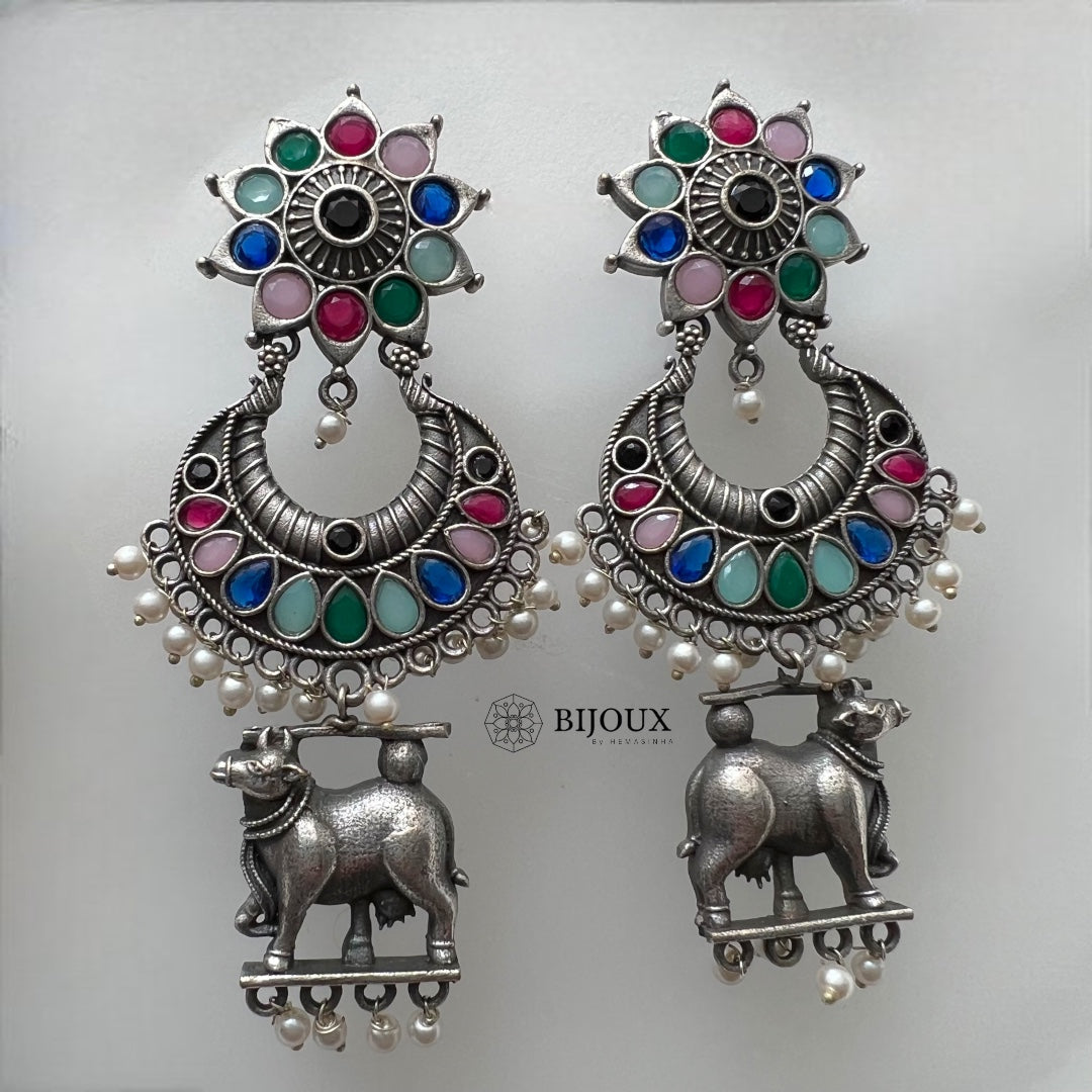 GOMATA SILVER LOOK ALIKE SEMI-HANDMADE STUD TEMPLE ER246