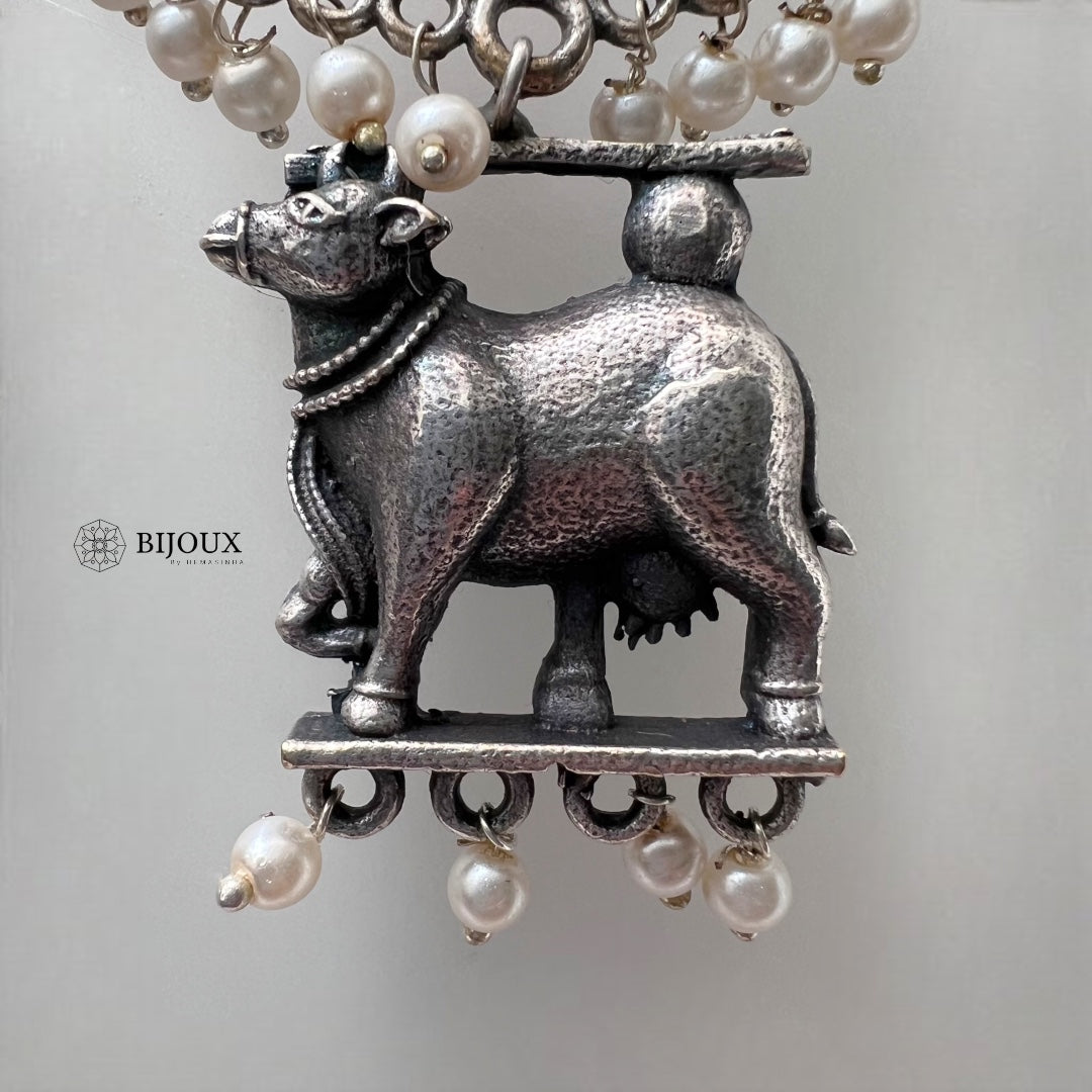 GOMATA SILVER LOOK ALIKE SEMI-HANDMADE STUD TEMPLE ER246