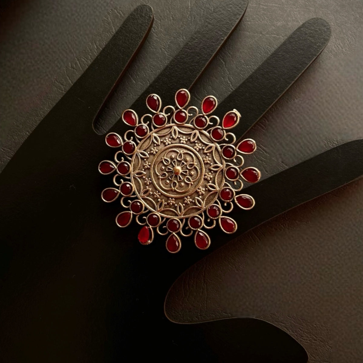 FLORAL FANTASY  SILVER LOOK ALIKE FINGER RING R18