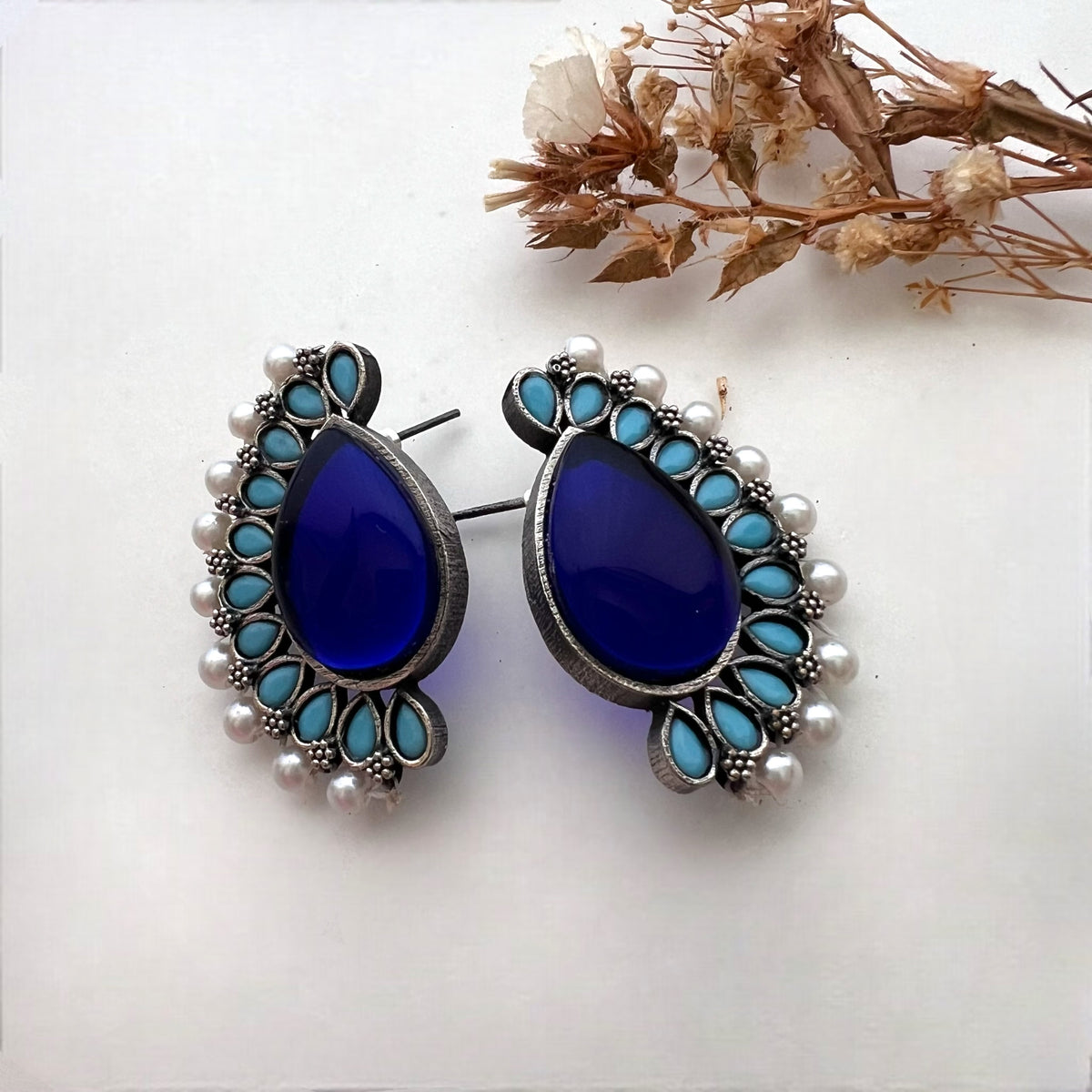 ESCARGO SILVER LOOK ALIKE SEMI HANDMADE STUDS ER231