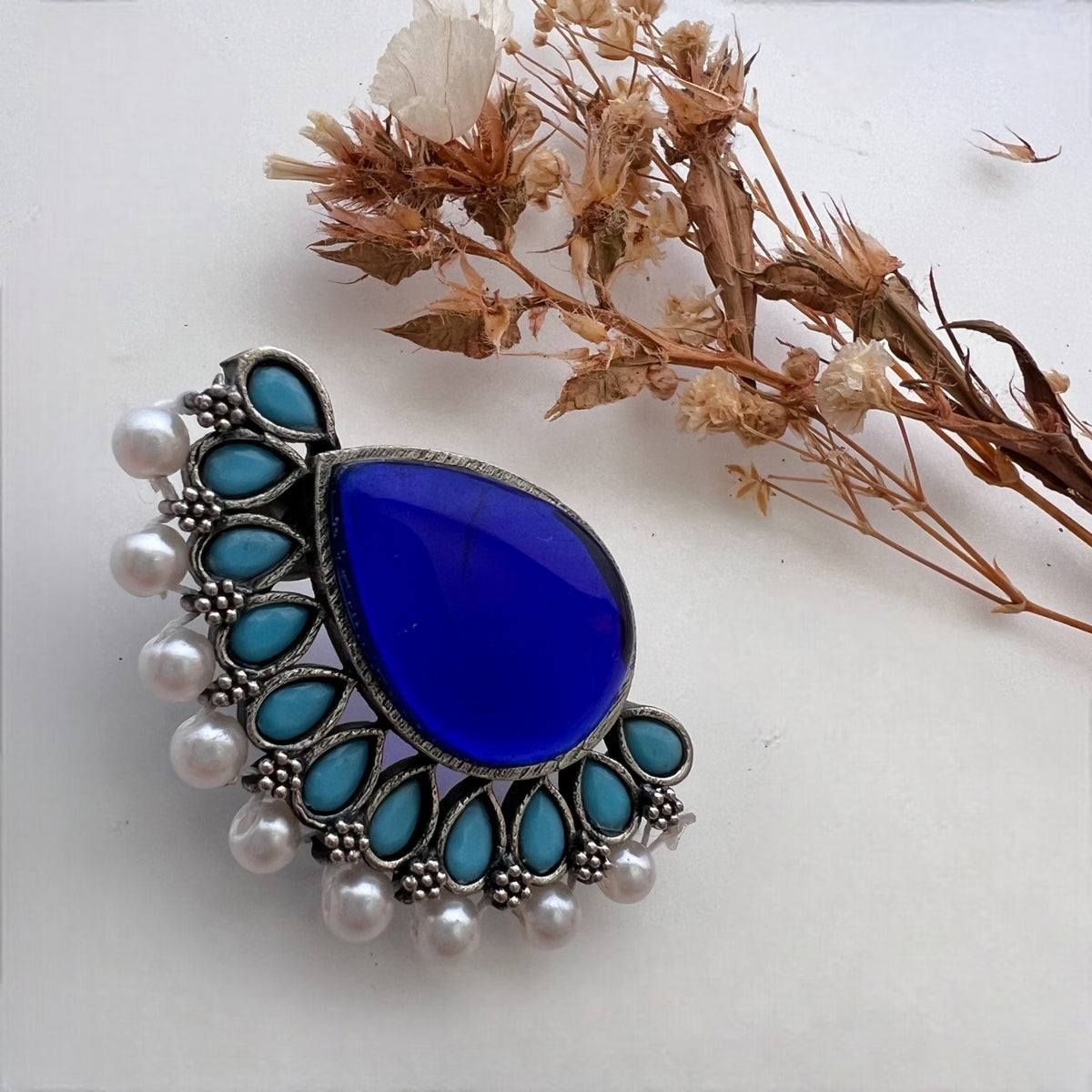 ESCARGO SILVER LOOK ALIKE SEMI HANDMADE STUDS ER231