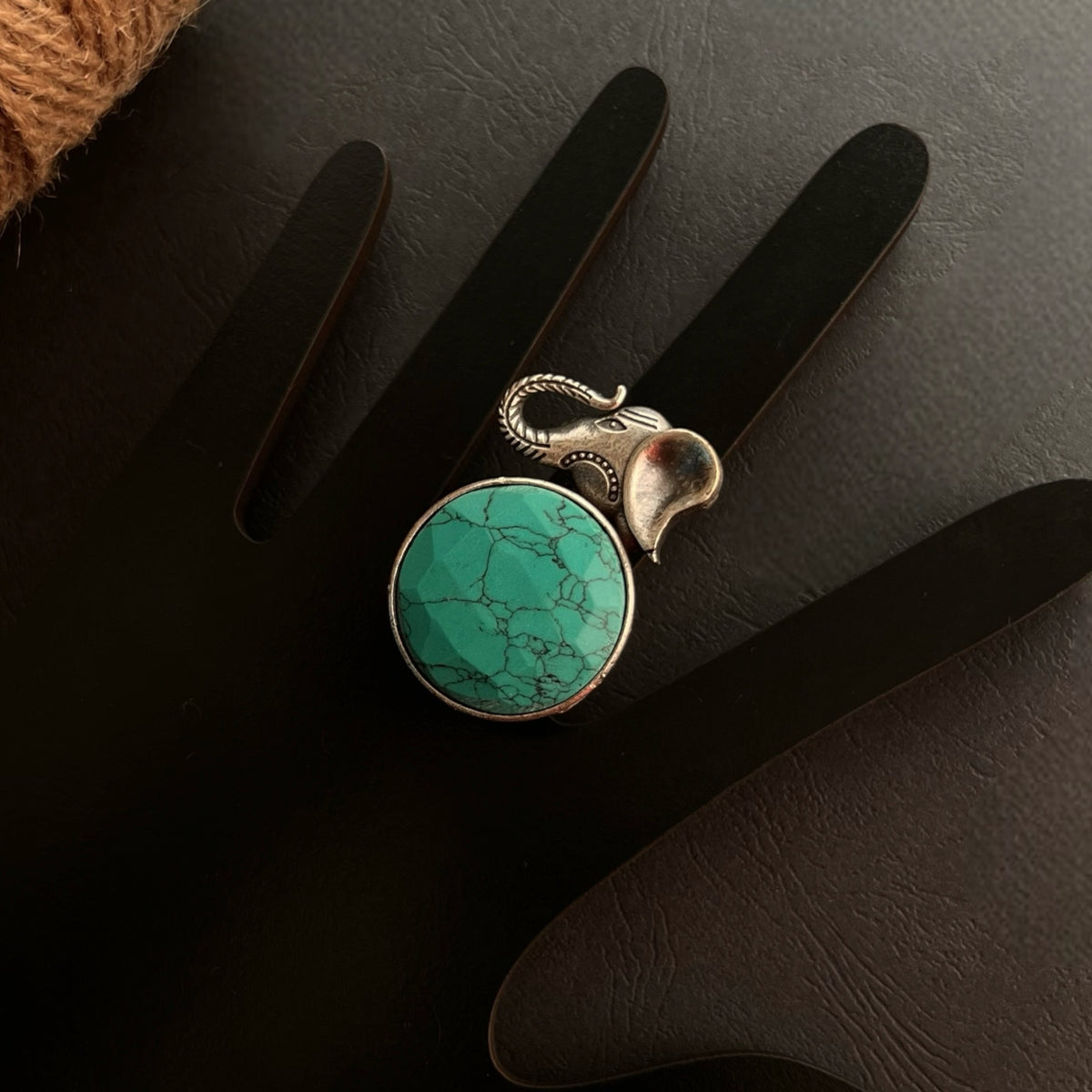 RIAL SILVER LOOK ALIKE ANTIQUE FINGER RING R19