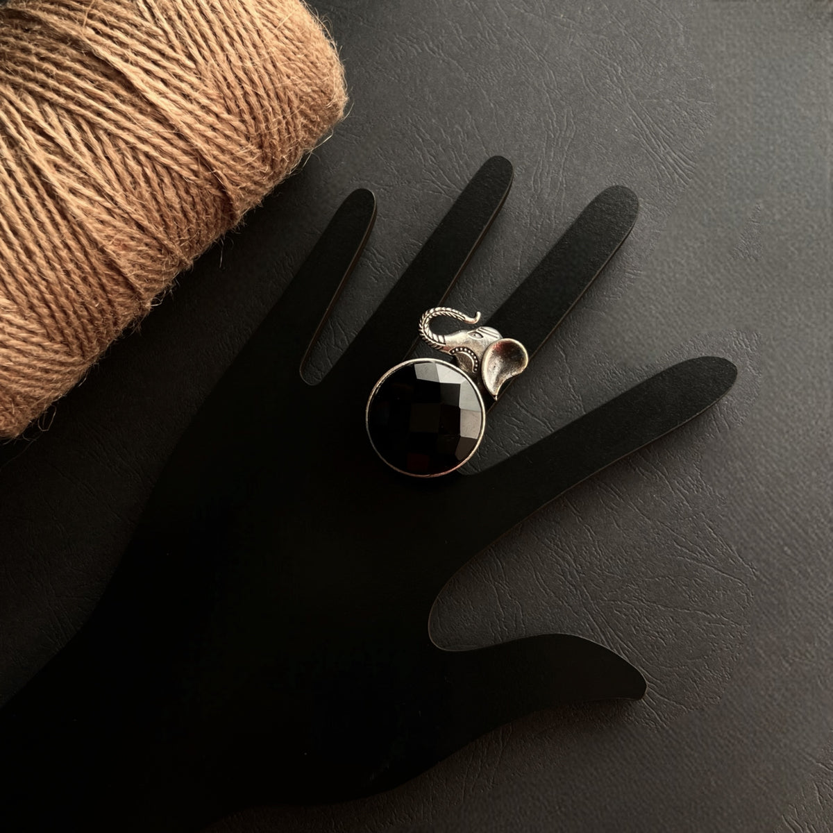 RIAL SILVER LOOK ALIKE ANTIQUE FINGER RING R19