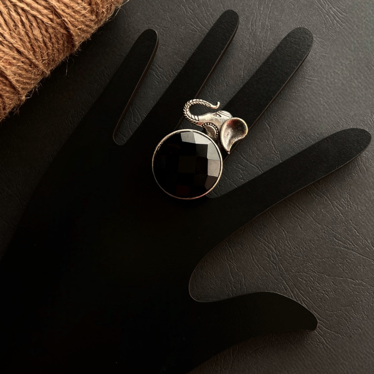 RIAL SILVER LOOK ALIKE ANTIQUE FINGER RING R19