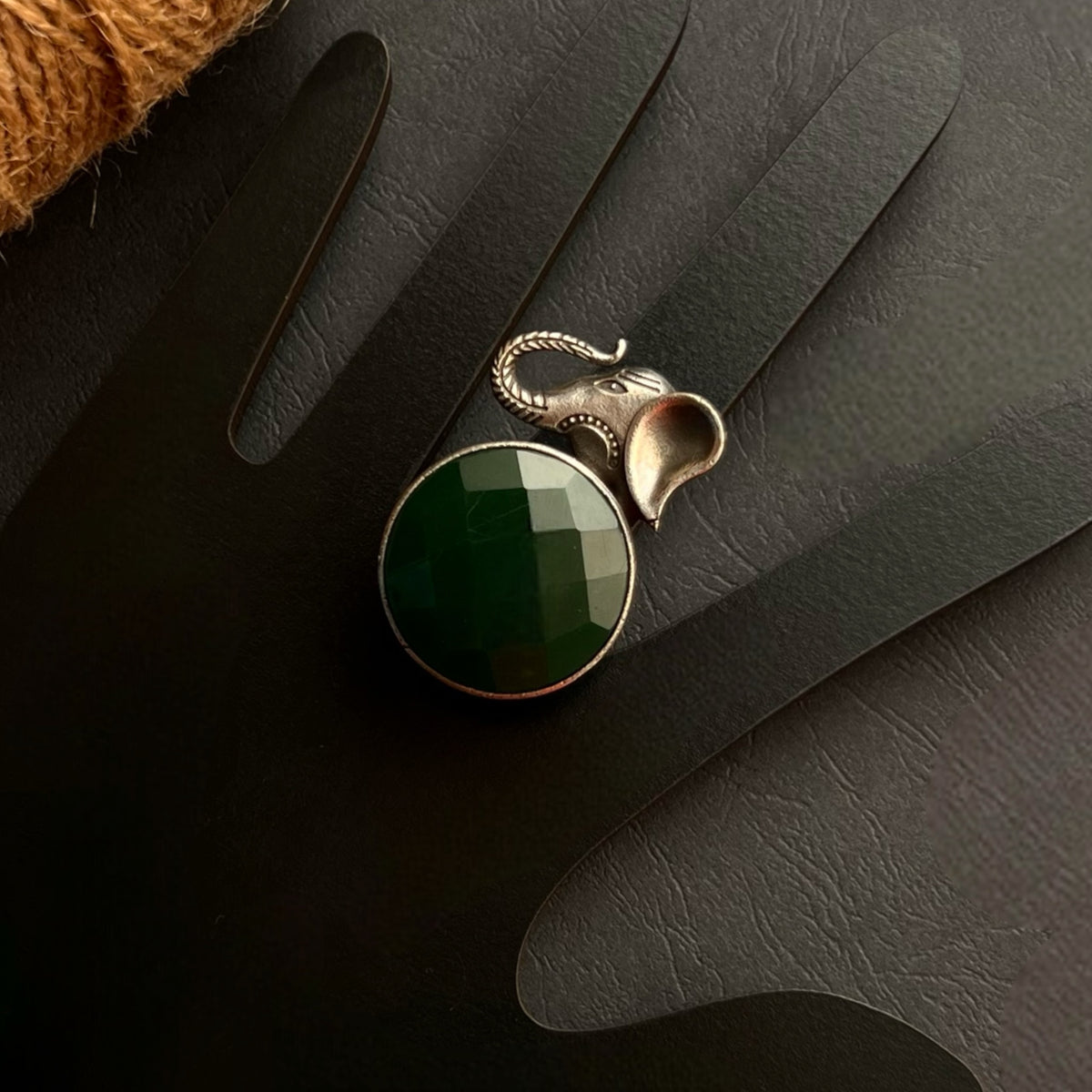 RIAL SILVER LOOK ALIKE ANTIQUE FINGER RING R19