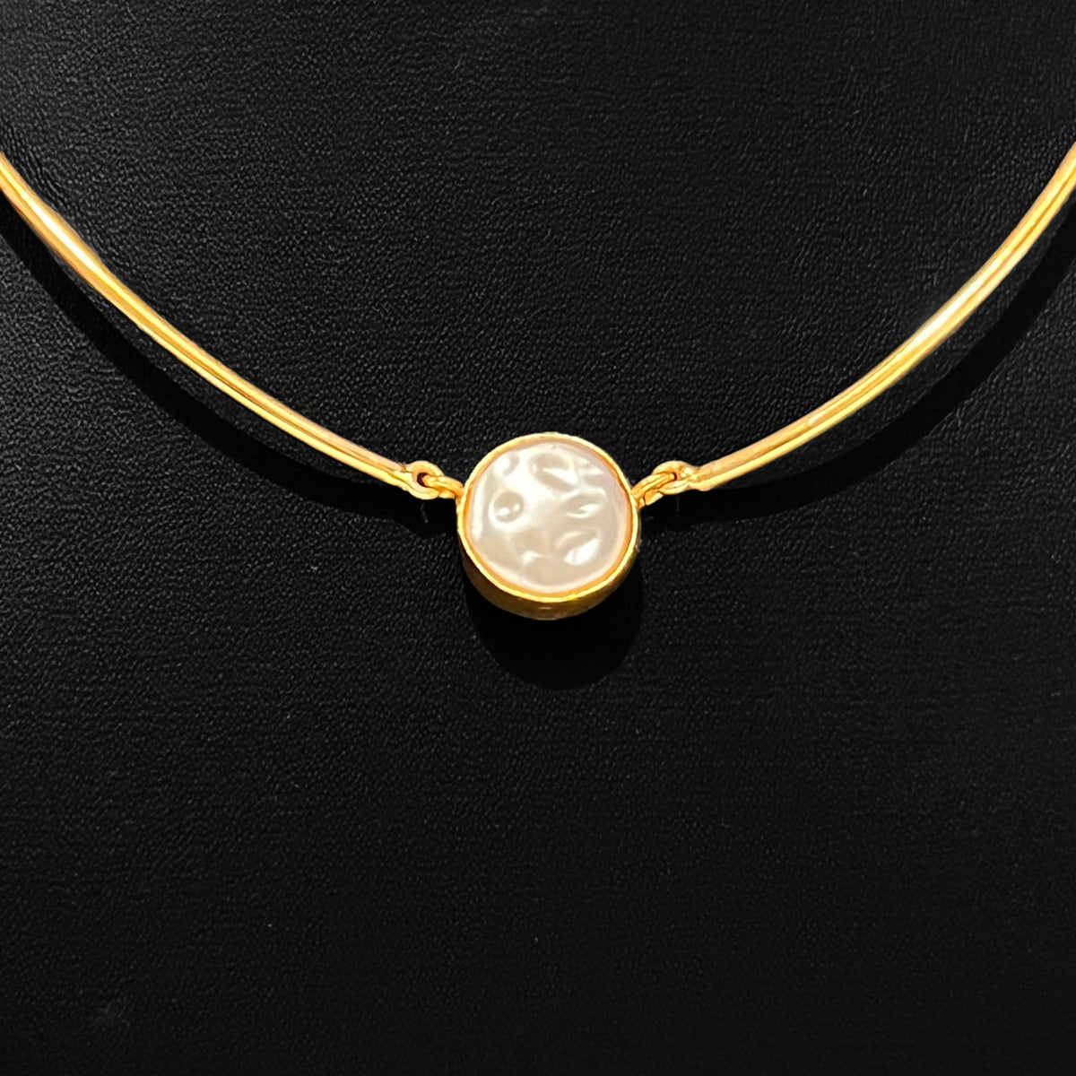 GARGI HANDMADE GOLD TONED HASLI/NECKPIECE WITH EARRINGS WITH EARRINGS CH424