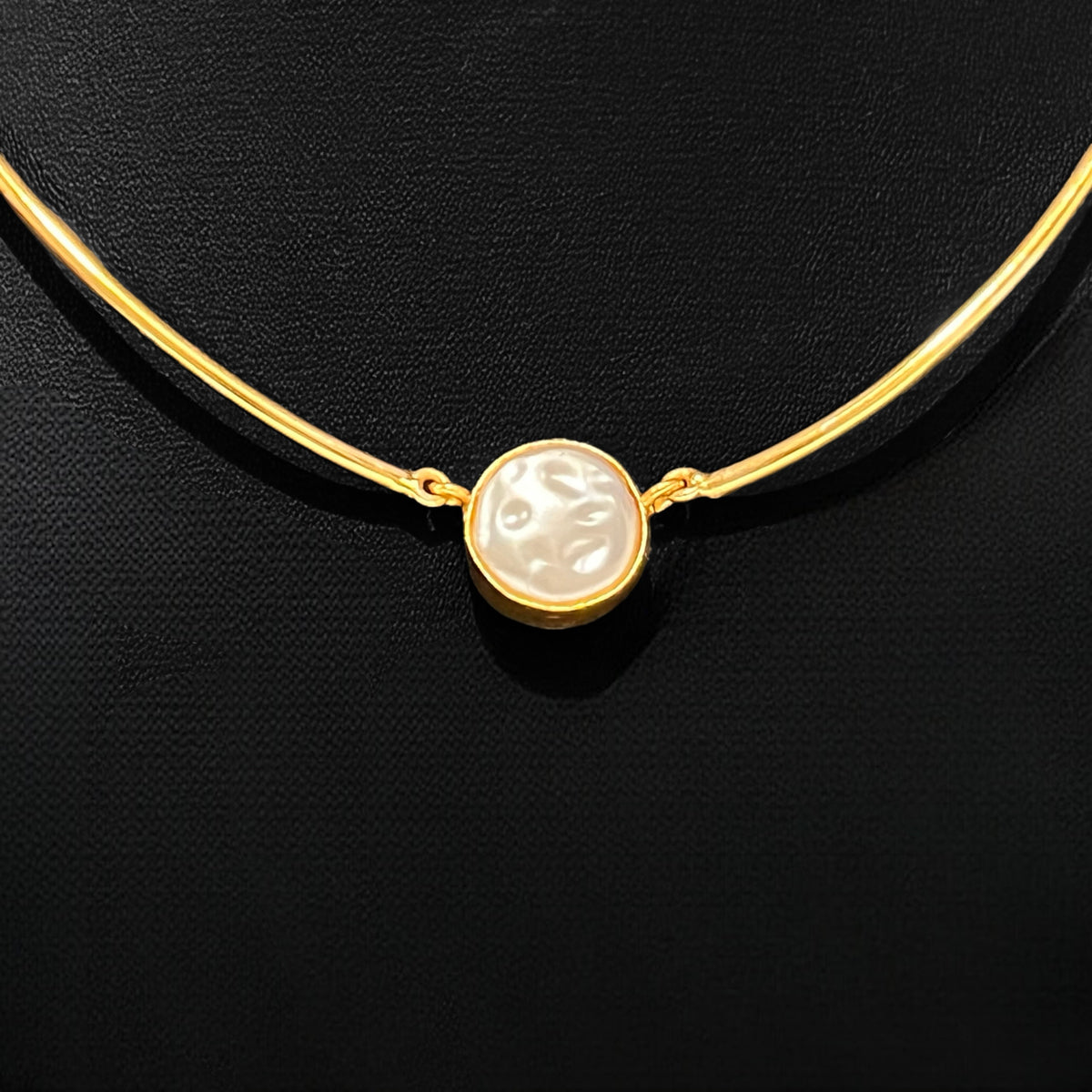 GARGI HANDMADE GOLD TONED HASLI/NECKPIECE WITH EARRINGS WITH EARRINGS CH424