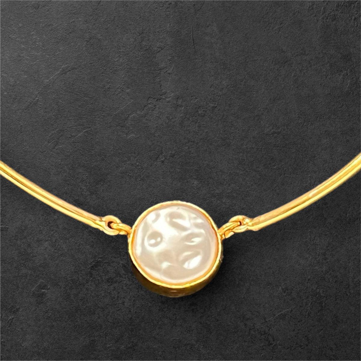 GARGI HANDMADE GOLD TONED HASLI/NECKPIECE WITH EARRINGS WITH EARRINGS CH424