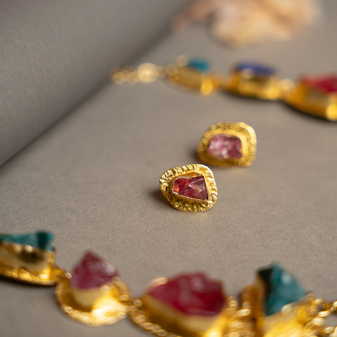 THAMIZHACHI BIJOUX EXCLUSIVE AND PREMIUM RAW STONES AND MOP HANDMADE GOLD TONED NECKPIECE/NECKLACE, BRACELET CUFF, RING WITH EARRING SET NL145