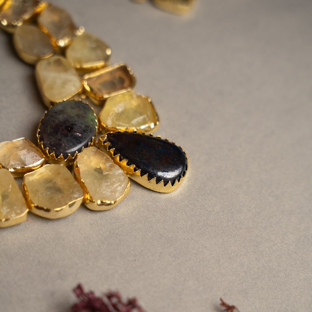 KASHVI PREMIUM 18K PLATED HANDMADE RAW STONE AND POLISHED STONE NECKPIECE/NECKLACE EARRINGS NL252.