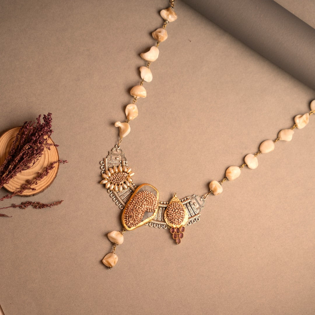 SHELL BEAUTY BIJOUX EXCLUSIVE HANDMADE RAW STONE DUAL TONED NECKLACE NL247