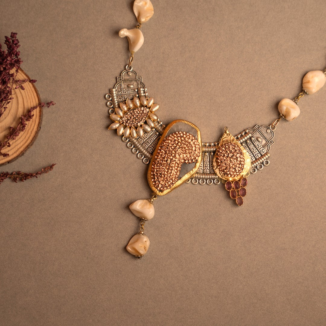 SHELL BEAUTY BIJOUX EXCLUSIVE HANDMADE RAW STONE DUAL TONED NECKLACE NL247