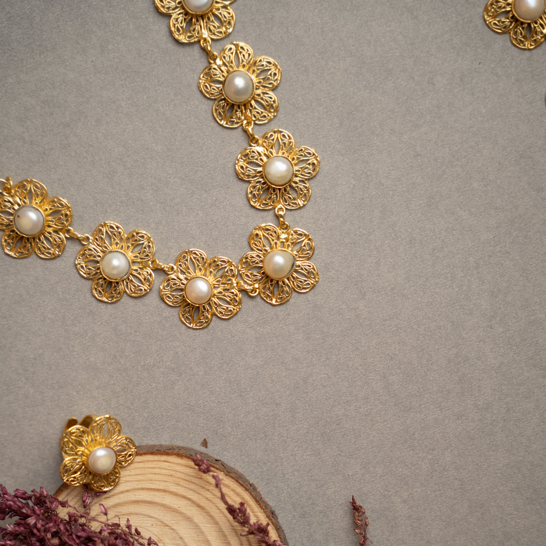 FLORA FANTASY PREMIUM PREMIUM PLATED HANDMADE AND HAND HAMMERED ANTIQUE NECKPIECE/NECKLACE NL147