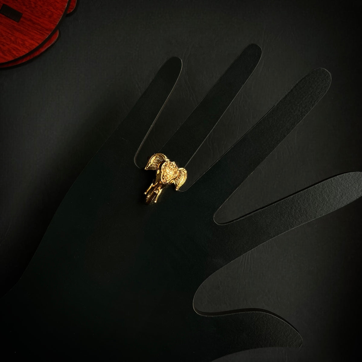 VIHANAA GOLD TONED TEMPLE FINGER RING R69