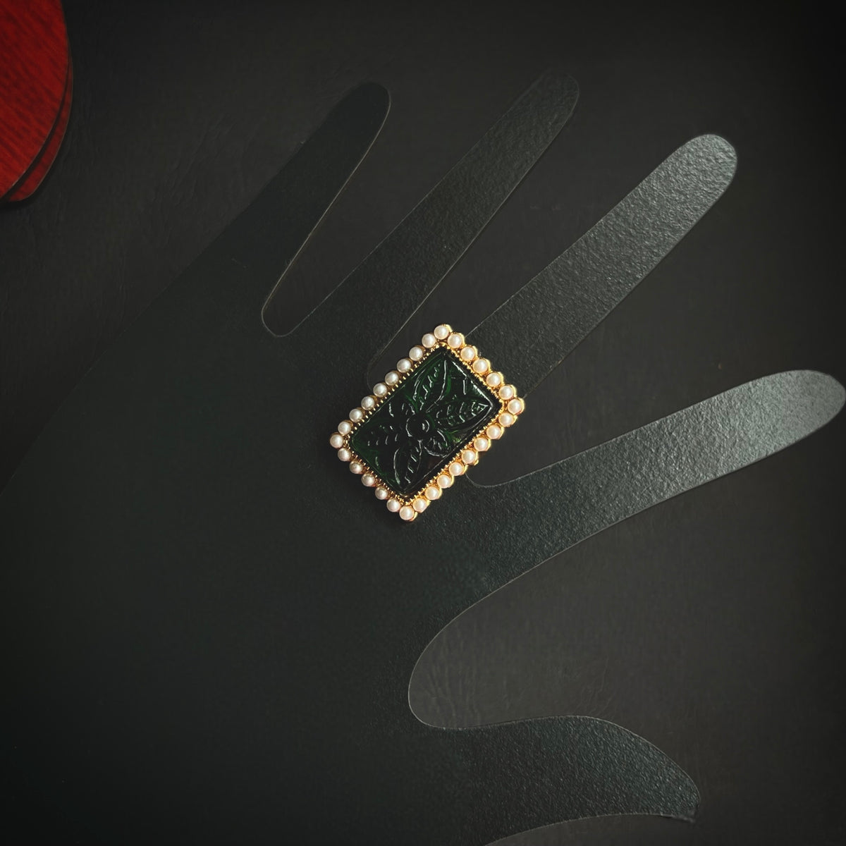 SQARE SQWATY FAUX CARVED GOLD TONED FINGER RING R72