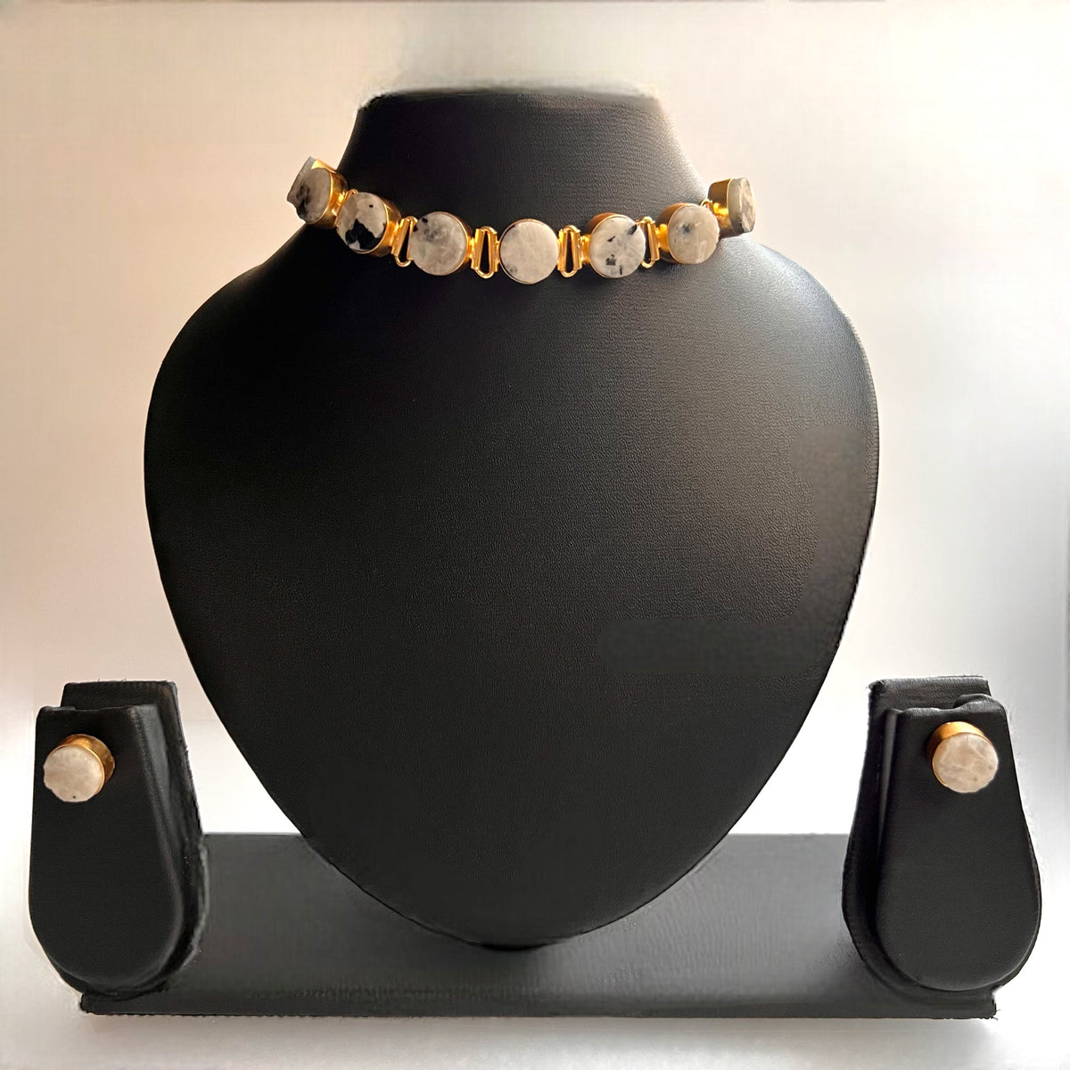AZARI BIJOUX RAW STONE GOLD TONED HANDMADE CHOKER WITH EARRINGS CH427