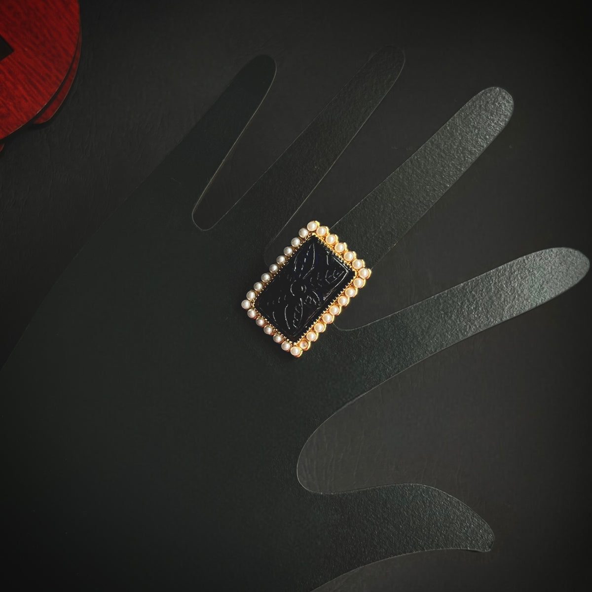 SQARE SQWATY FAUX CARVED GOLD TONED FINGER RING R72