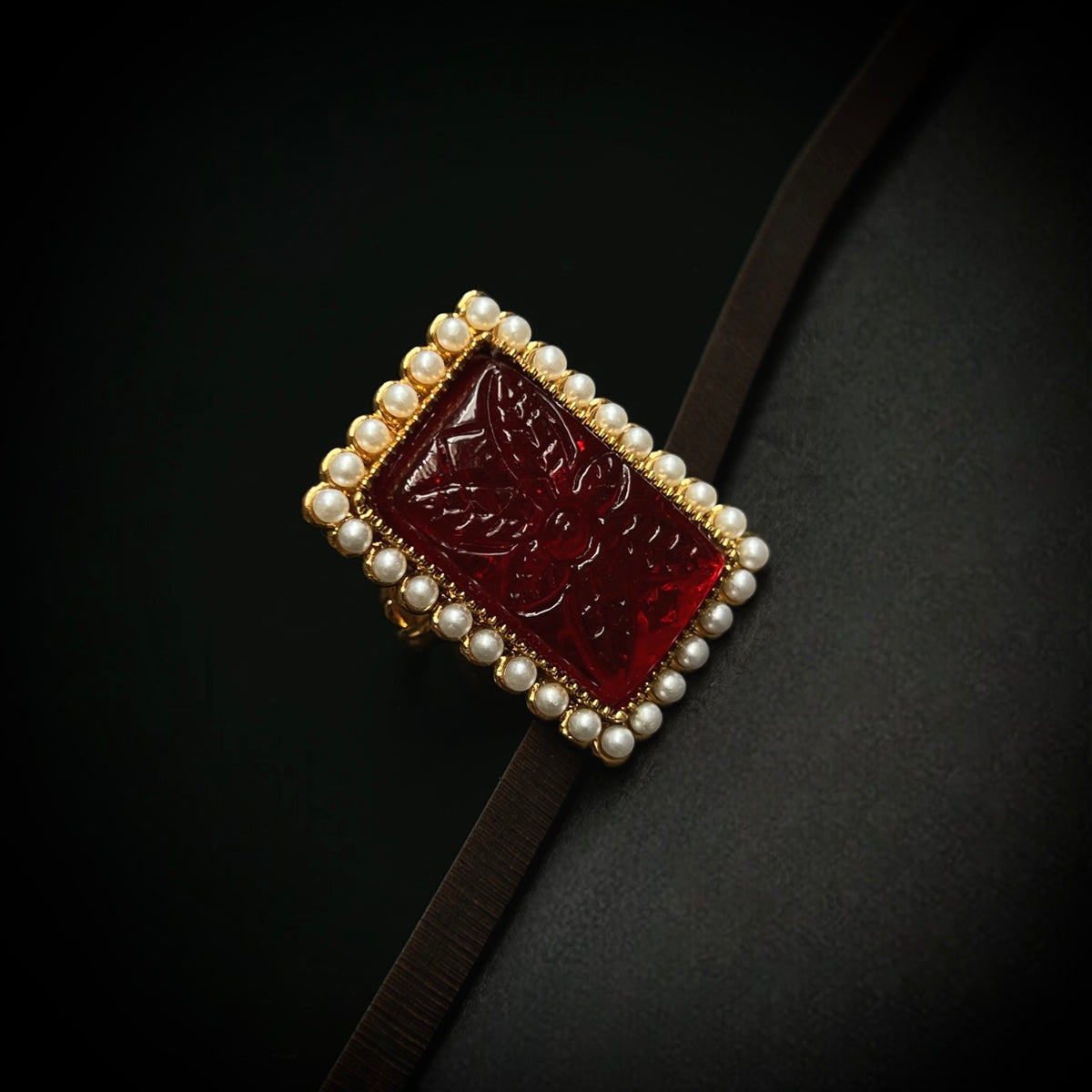 SQARE SQWATY FAUX CARVED GOLD TONED FINGER RING R72