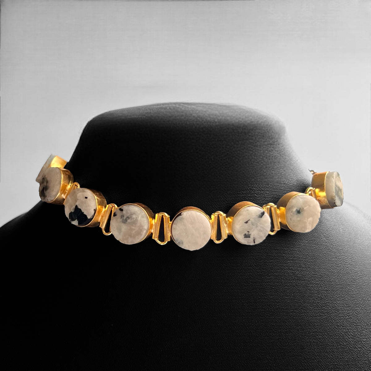 AZARI BIJOUX RAW STONE GOLD TONED HANDMADE CHOKER WITH EARRINGS CH427