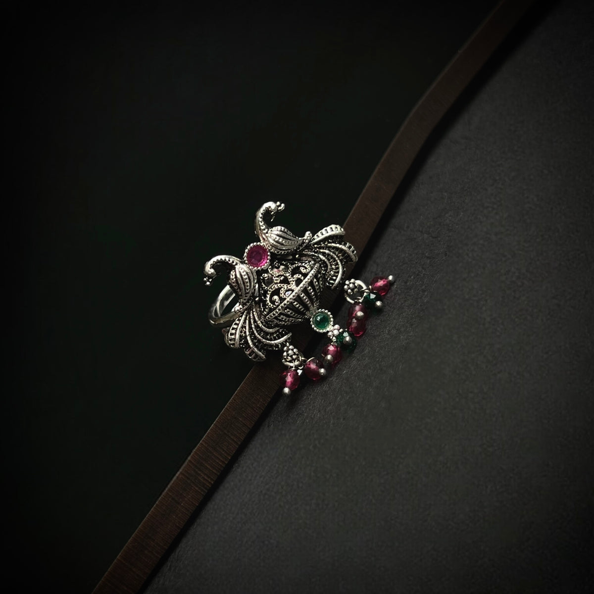 DOUBLE PEACOCK FLORAL OXIDIZED FINGER RING R75