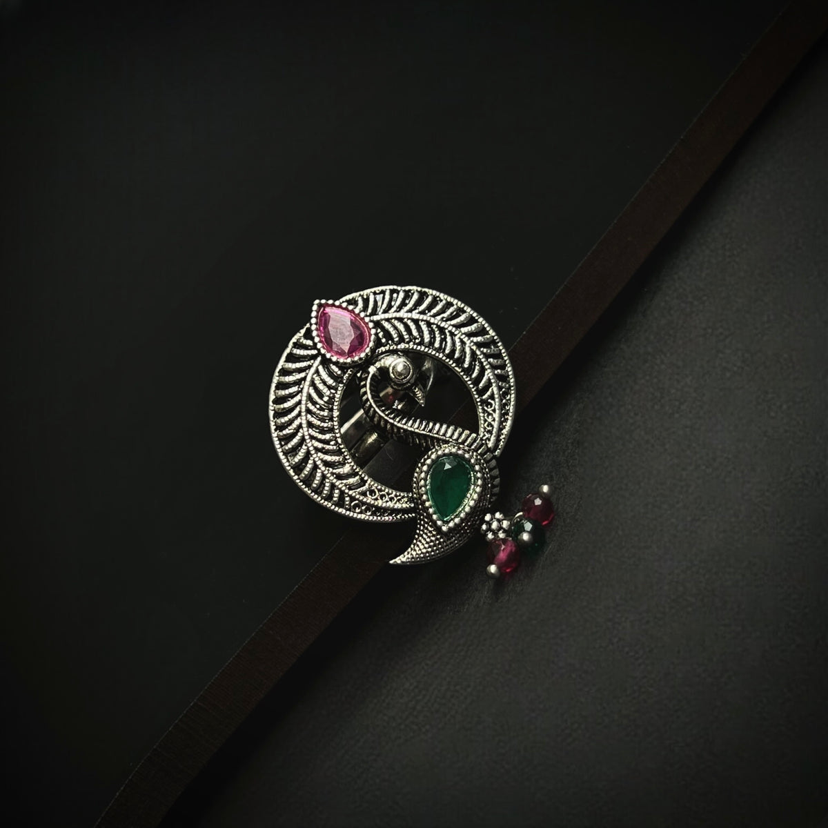 CIRCLE PEACOCK FLORAL OXIDIZED FINGER RING R81