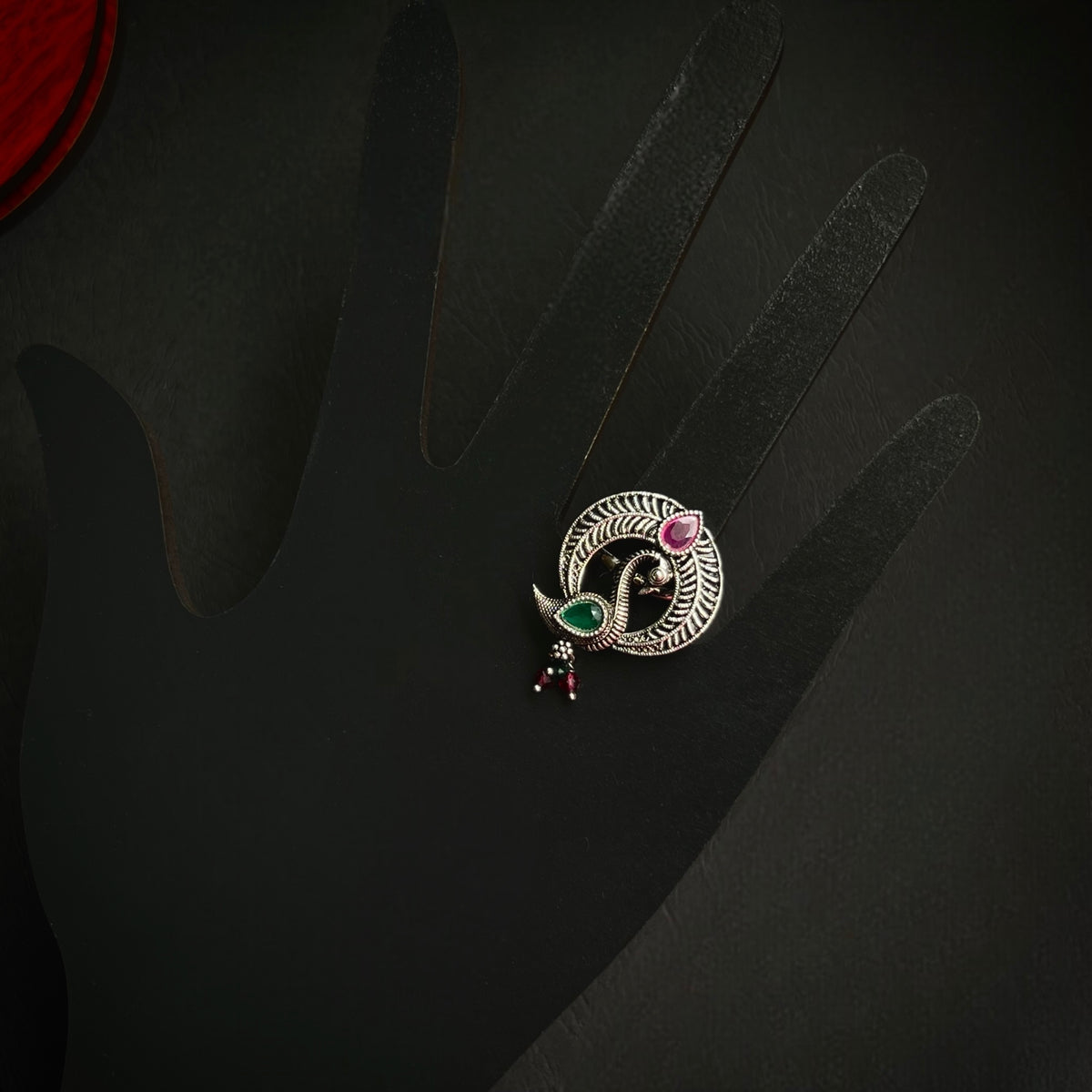 CIRCLE PEACOCK FLORAL OXIDIZED FINGER RING R81