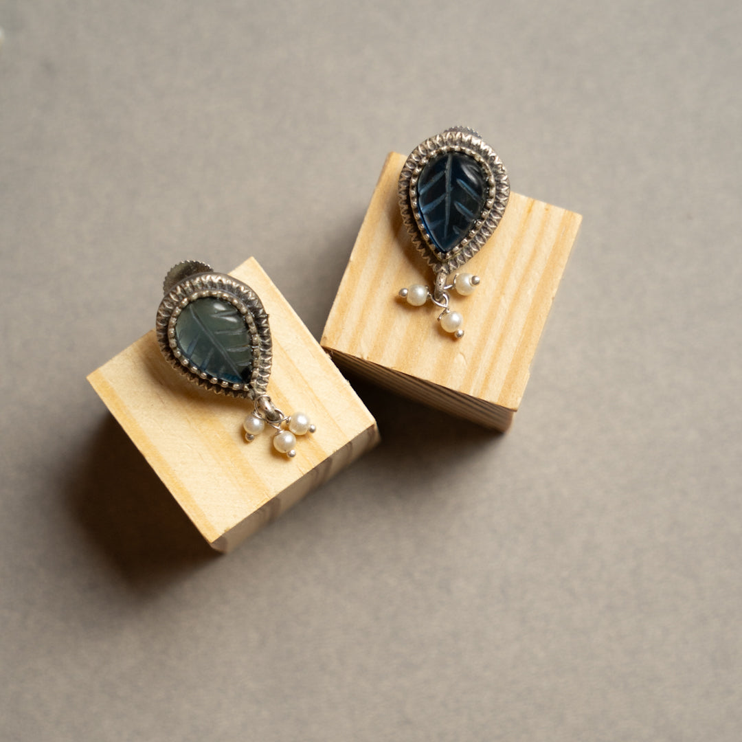 RELIKA FAUX SILVER BIJOUX PREMIUM AND EXCLUSIVE CARVING STONE SEMI HANDMADE CARVING NECKLACE WITH EARRINGS NL135