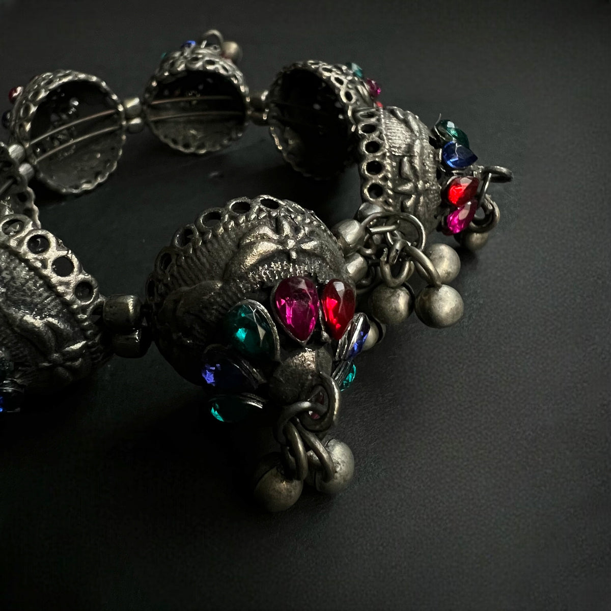 ELLIE BLACK POLISH CLASSIC STNEHAND CAFFS BRACELETS BR86