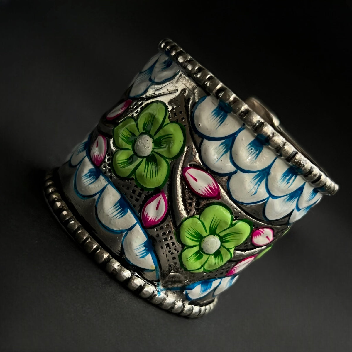 NEETU HAND HAMMERED AND HANDMADE HAND PAINTED ANTIQUE TONED CLASSIC HAND CUFF BR46