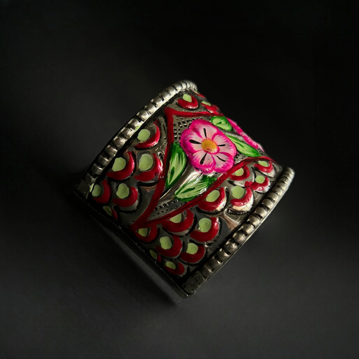 NEETU HAND HAMMERED AND HANDMADE HAND PAINTED ANTIQUE TONED CLASSIC HAND CUFF BR46