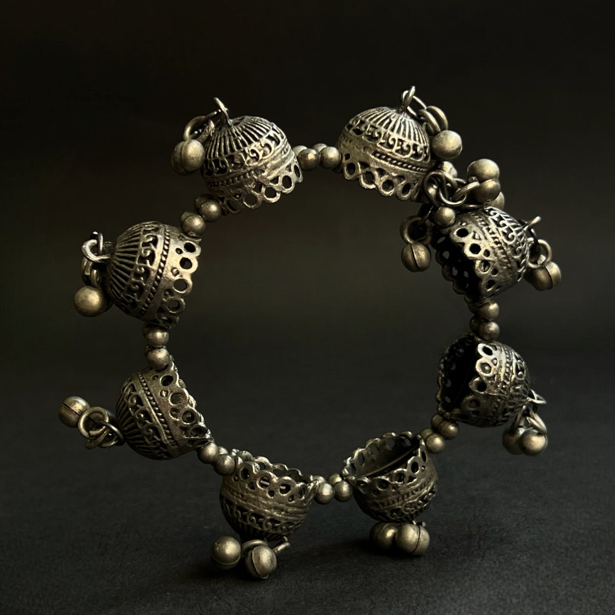 CHOLE BLACK POLISH CLASSIC STNEHAND CAFFS BRACELETS BR87