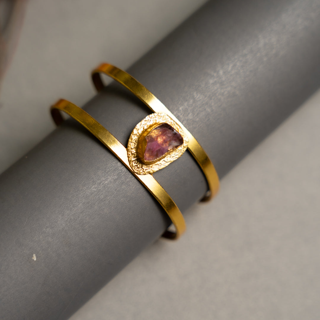 PETITE THAMIZHACHI BIJOUX EXCLUSIVE AND PREMIUM RAW STONES AND MOP HANDMADE GOLD TONED NECKPIECE/NECKLACE, BRACELET CUFF, RING WITH EARRING SET NL146