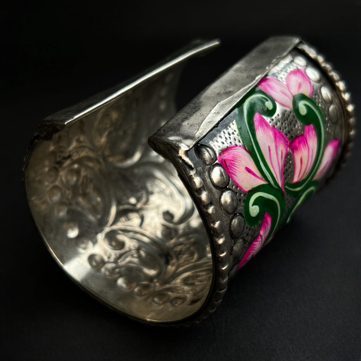 VISHAKA HAND HAMMERED AND HANDMADE HAND PAINTED ANTIQUE TONED CLASSIC HAND CUFF BR42