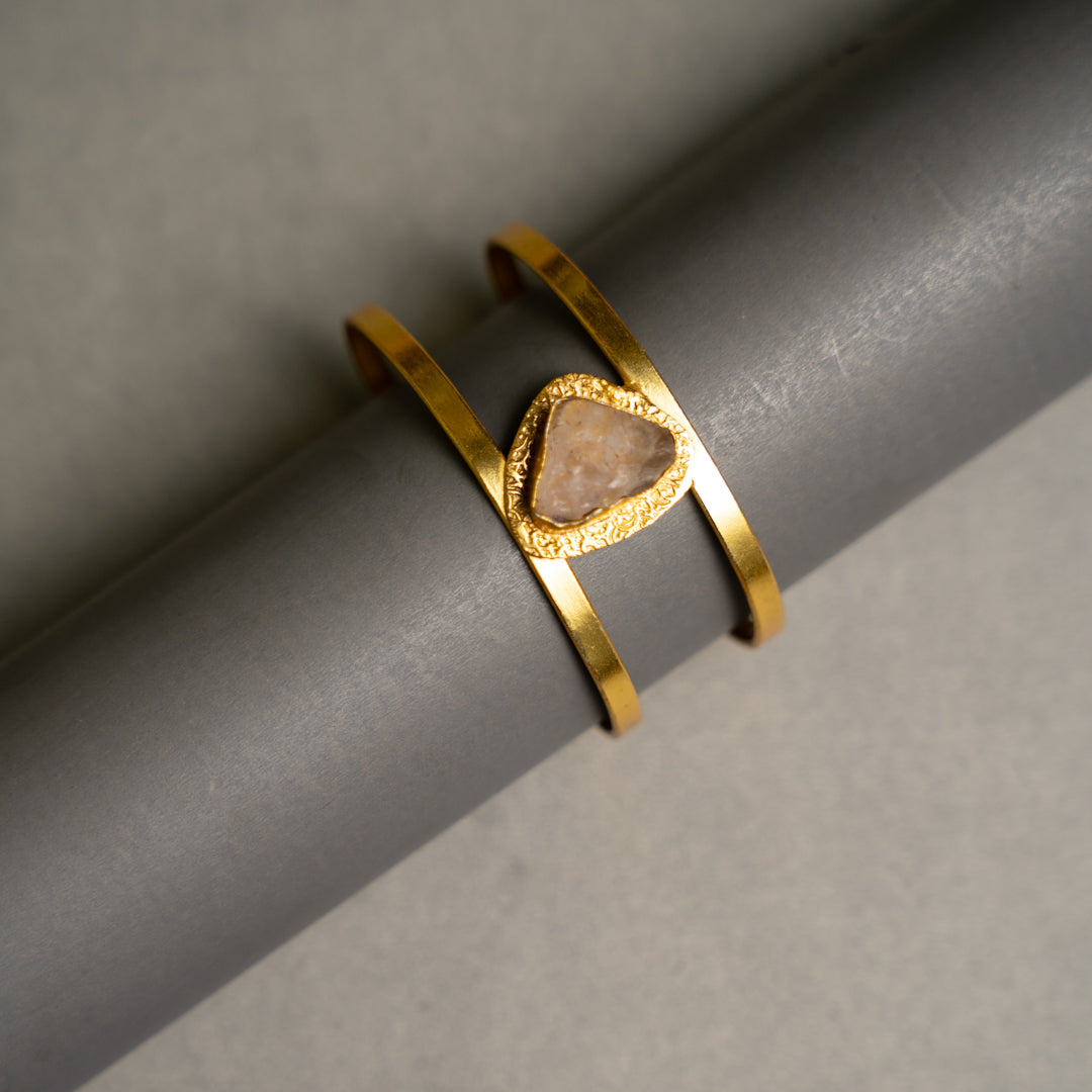 PETITE THAMIZHACHI BIJOUX EXCLUSIVE AND PREMIUM RAW STONES AND MOP HANDMADE GOLD TONED NECKPIECE/NECKLACE, BRACELET CUFF, RING WITH EARRING SET NL146